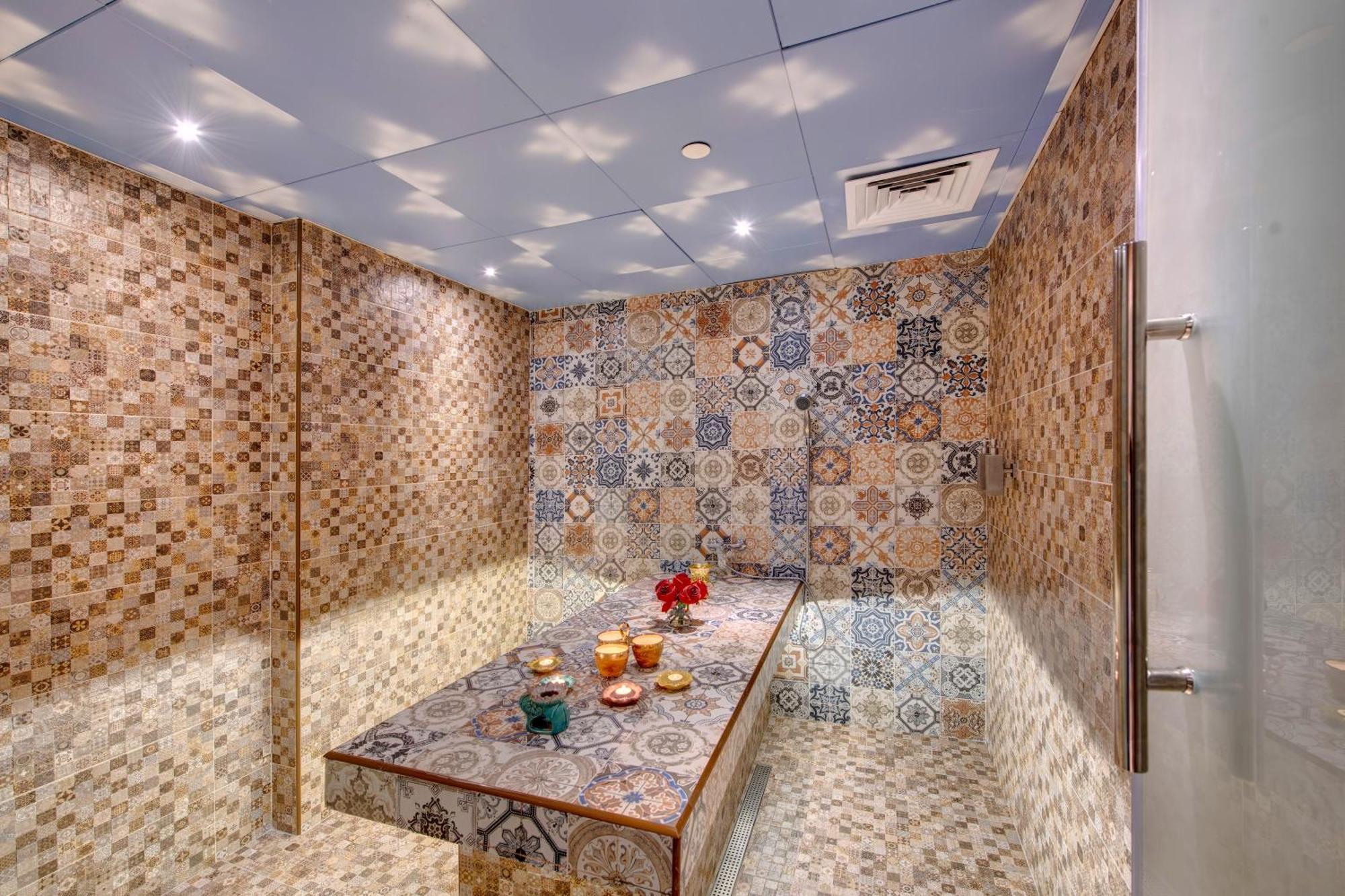 La Quinta By Wyndham Abu Dhabi Al Wahda Hotell Exteriör bild