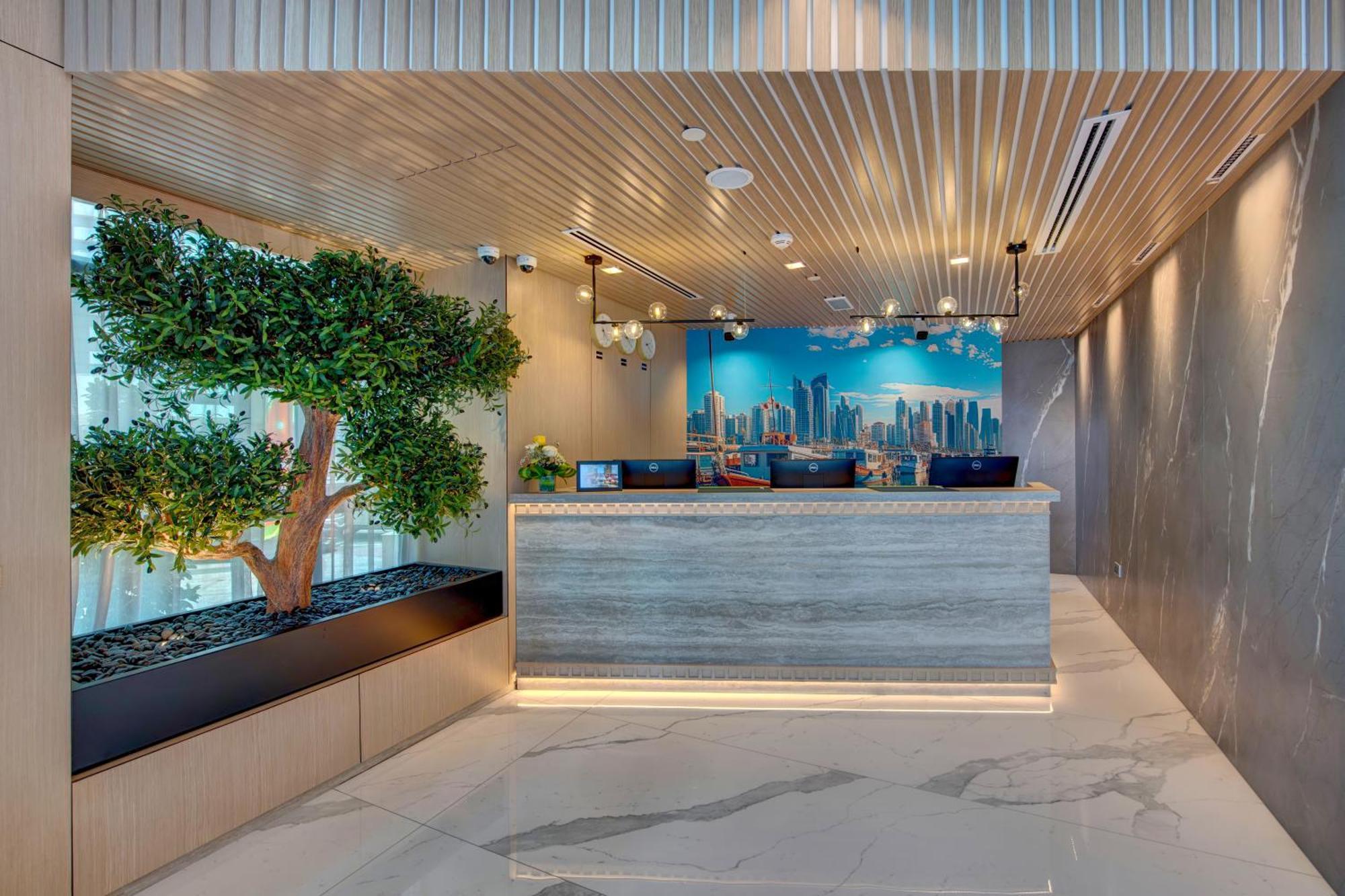 La Quinta By Wyndham Abu Dhabi Al Wahda Hotell Exteriör bild