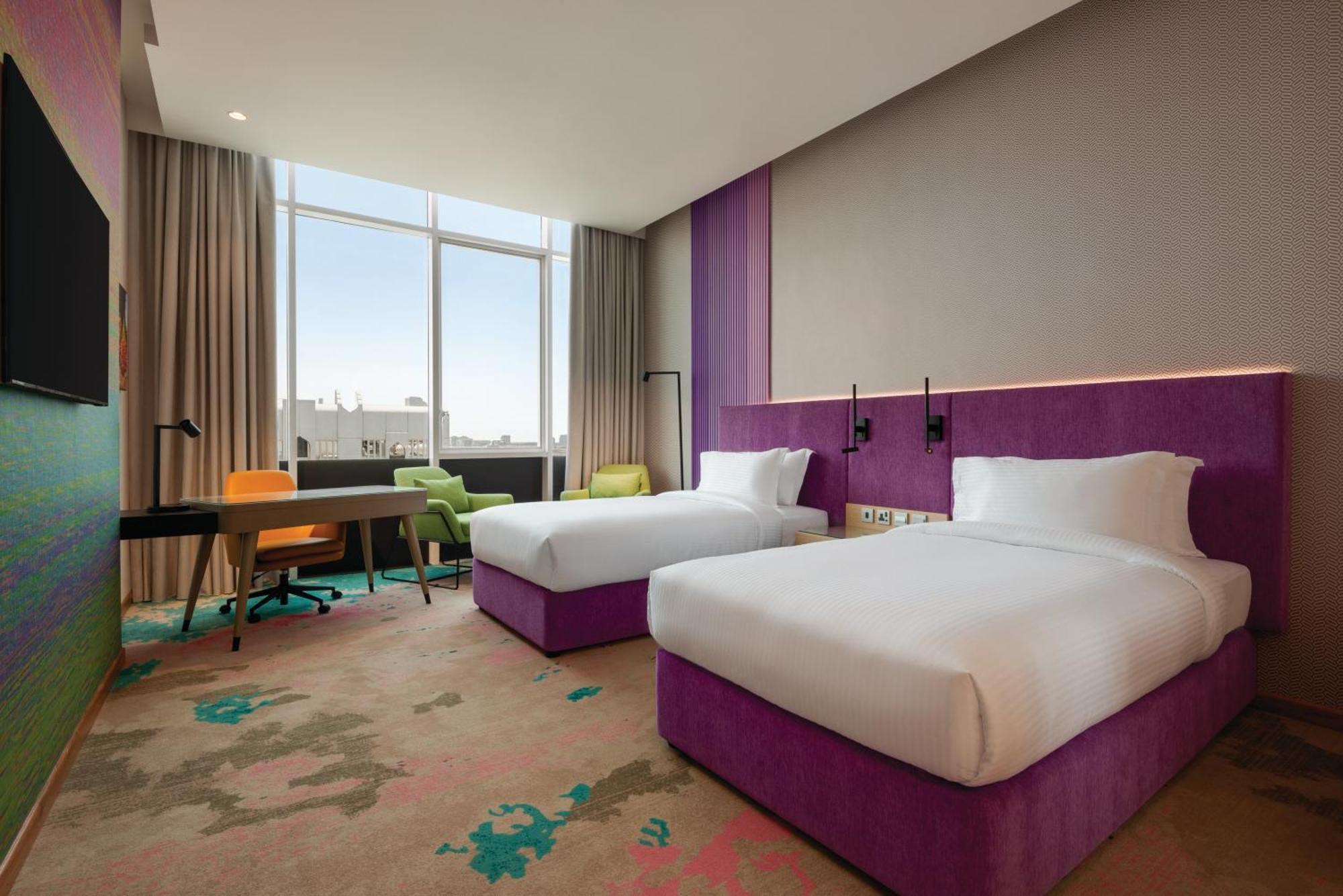 La Quinta By Wyndham Abu Dhabi Al Wahda Hotell Exteriör bild