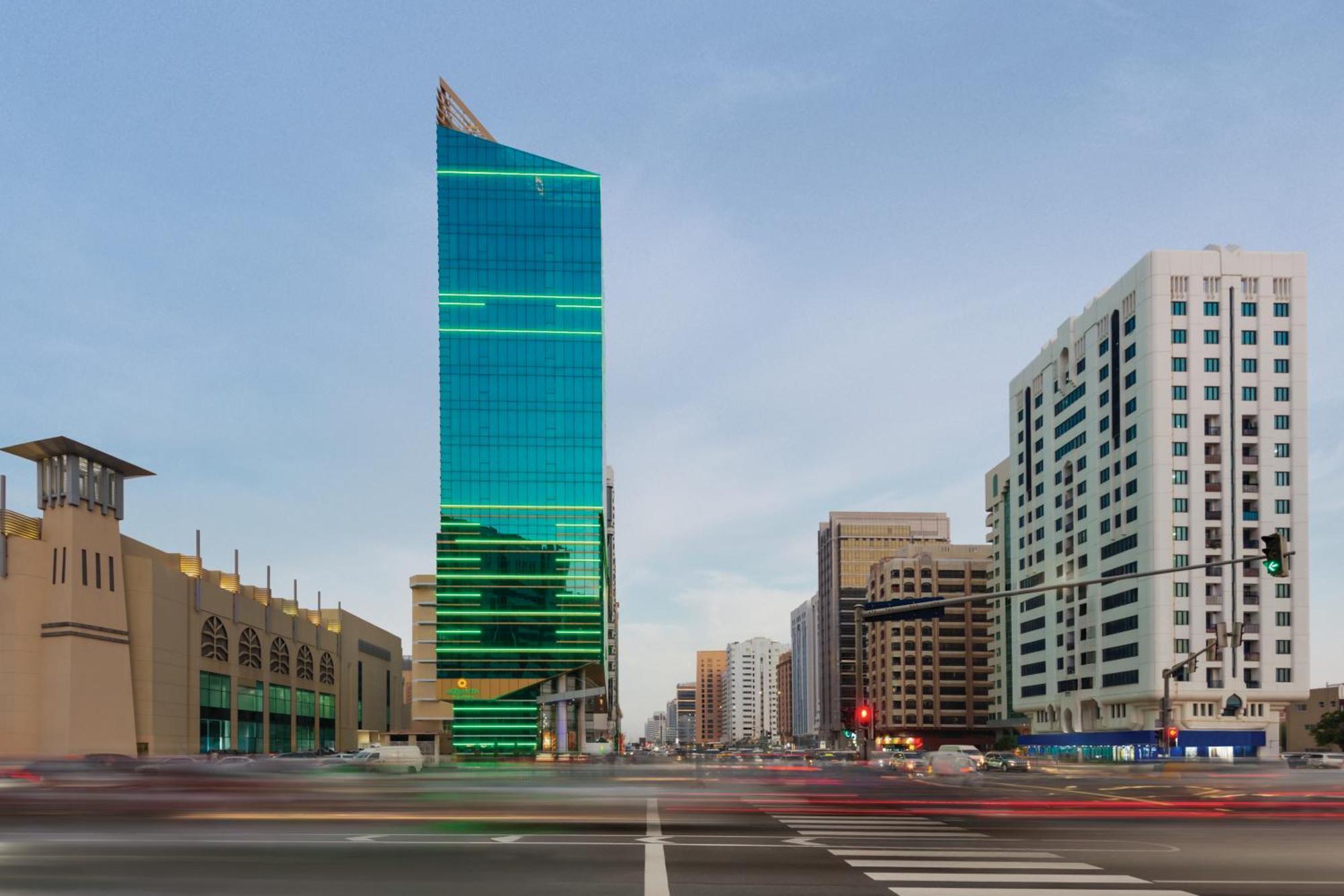 La Quinta By Wyndham Abu Dhabi Al Wahda Hotell Exteriör bild